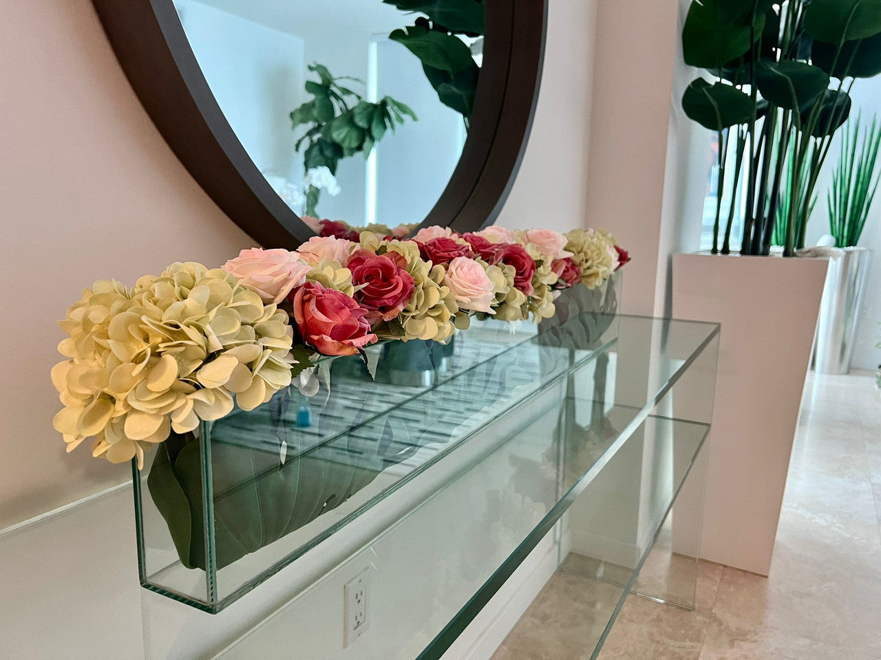 Vase Casa Moderna fin 36" aux hortensias et roses