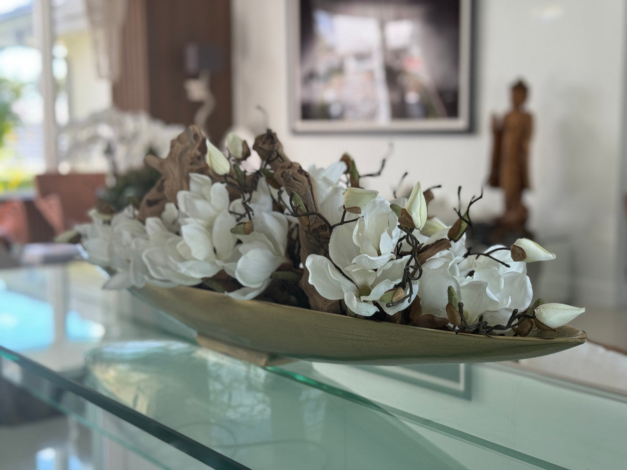 Magnolias et bois flotté en cache-pot bateau Denver doré