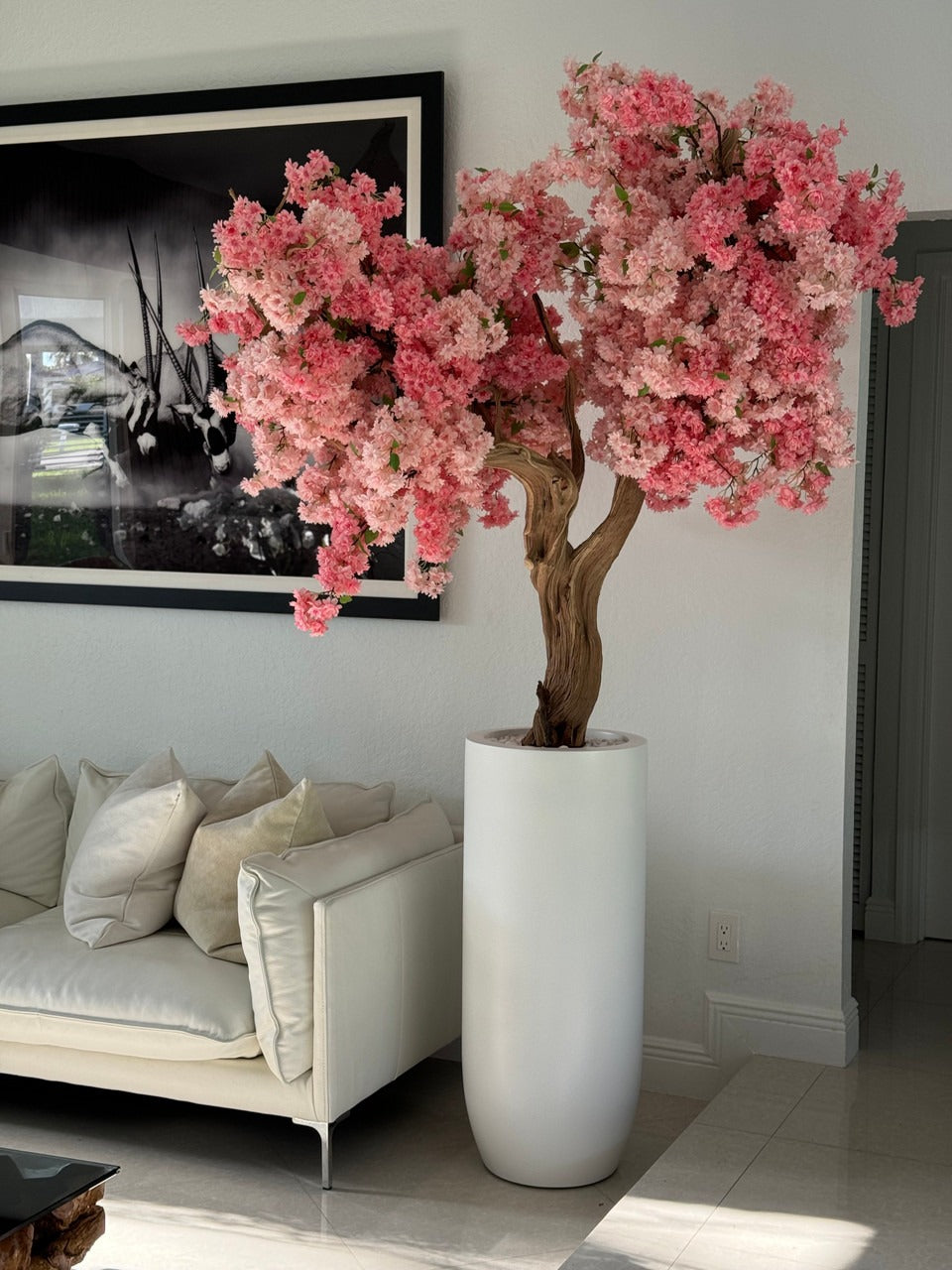 Cache-pot St. Tropez blanc mat au cerisier en fleurs rose sur mesure