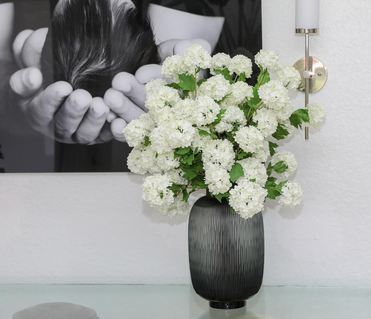 Grand vase Maximal aux hortensias boule de neige verts