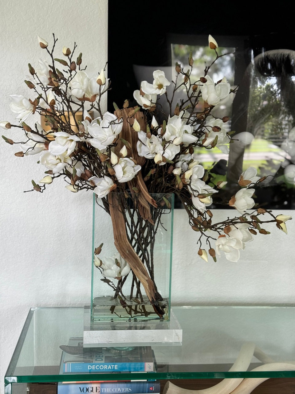 Magnolias blancs dans Casa Moderna 16" haut